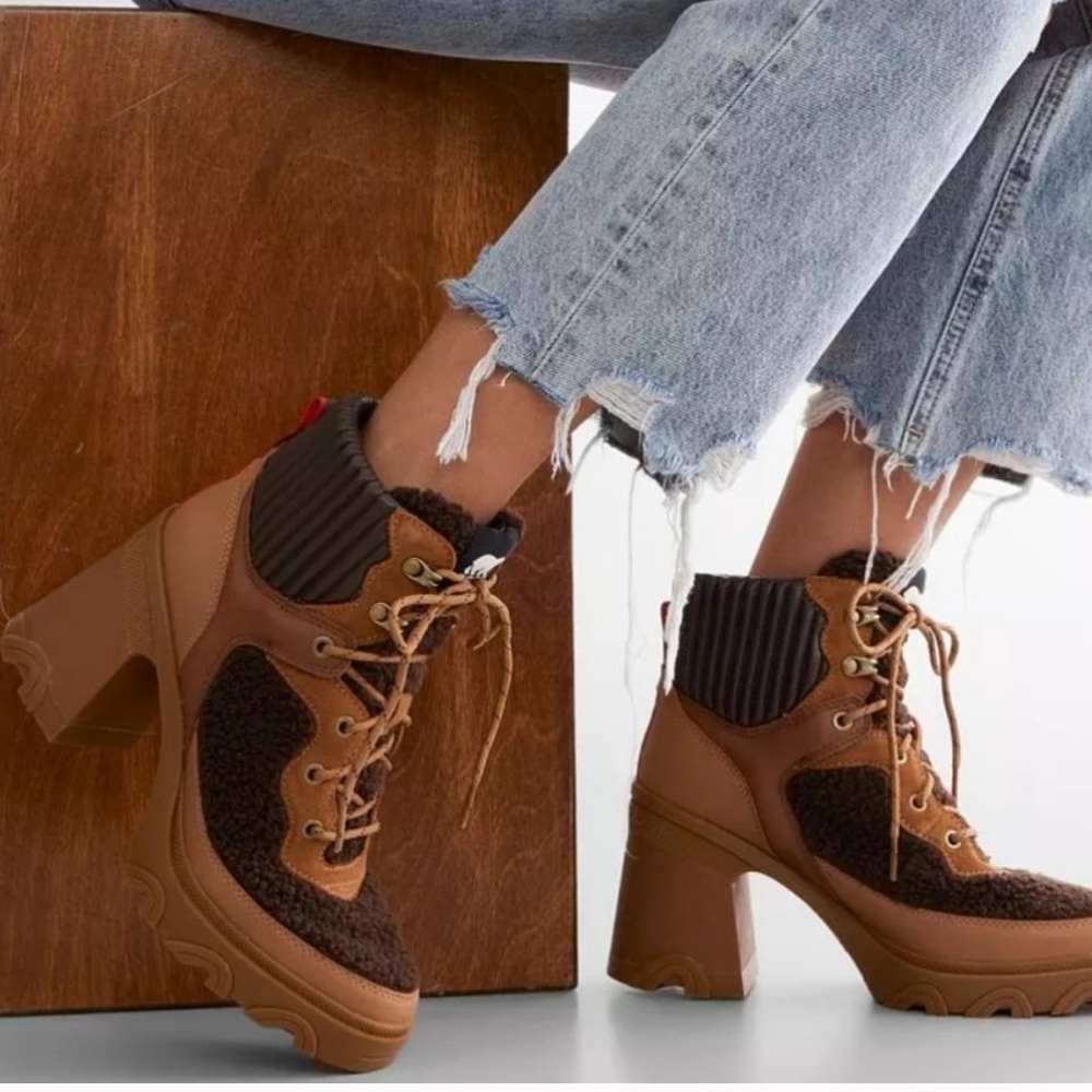 Sorel Women's Brex Heel Lace Boots - 6.5, platform, worn twice, crazy unique
